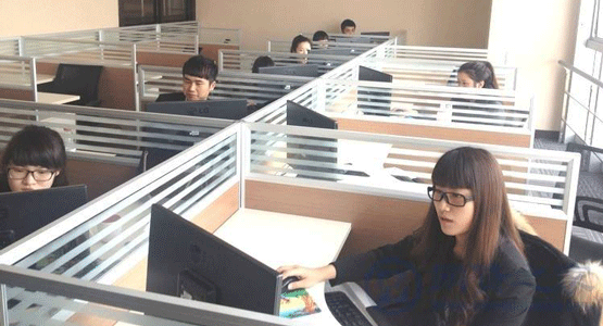 麻豆乱伦性爱科技售中客服服務，客服部實拍圖